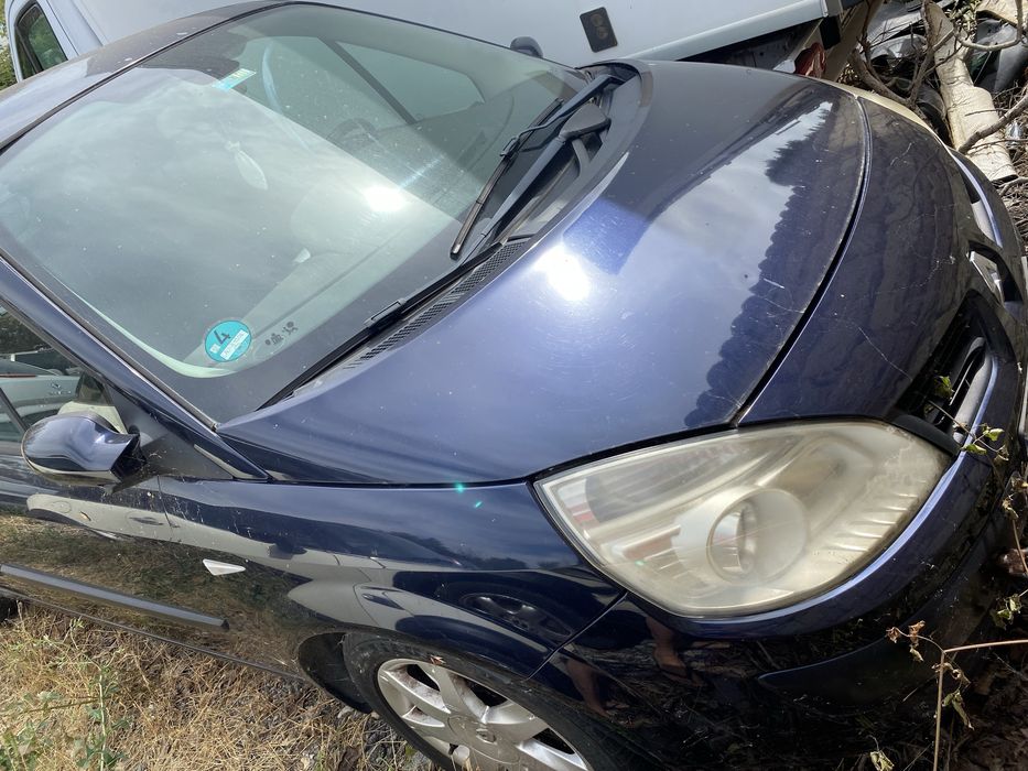 Продава се само на части Renault Scenik 1.9dci 2008год