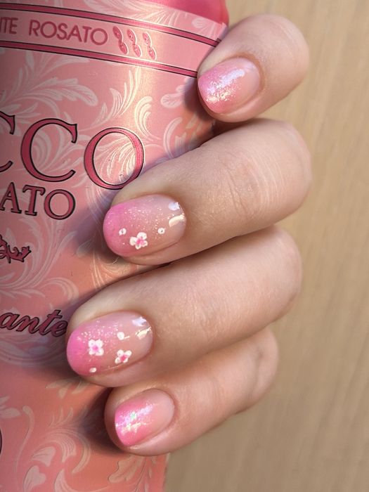 Manichiura semi si gel