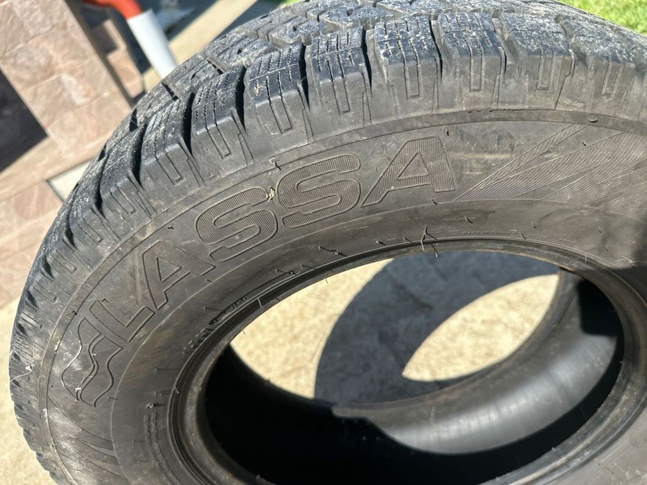 Vând 2 cauciucuri C pentru dubă – Lassa 235/65 R16C