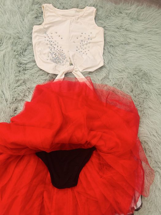 Costum de dans pentru fete