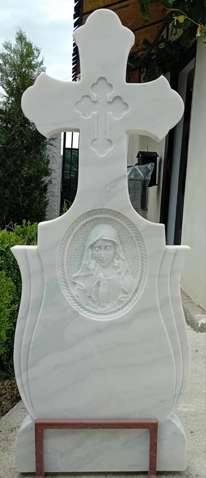 Monumente (cruci ) marmură și granit