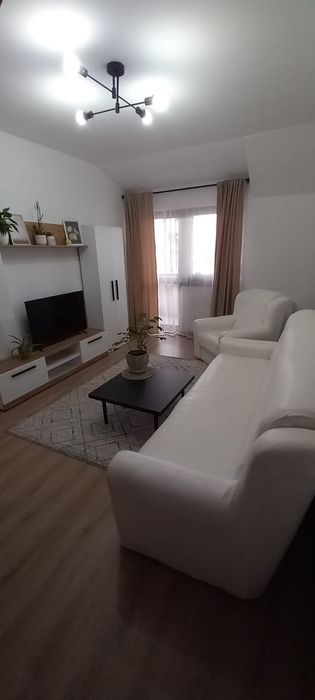 Apartament de închiriat, 2 camere Sanpetru