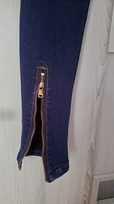 Дамски вталени дънки