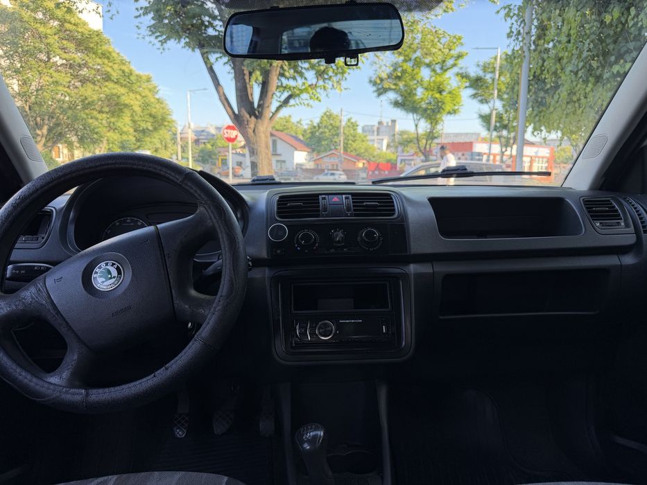 SKODA Fabia 2010 — imagine 5