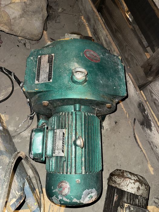 Электродвигателя разные