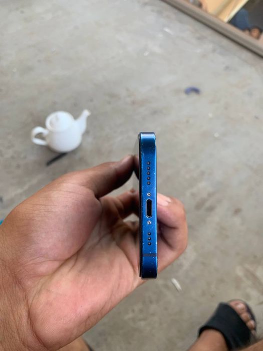 Iphone 12 sotiladi