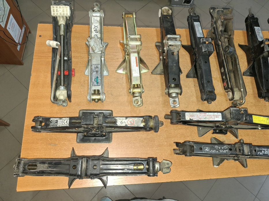 Cric roti auto originale