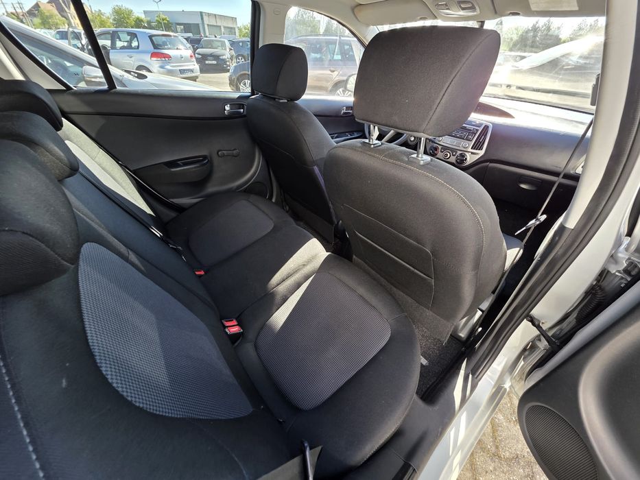 Hyundai i20 - An 2013 - 1.2 Benzina 4 cilindri Euro 5 - Clima