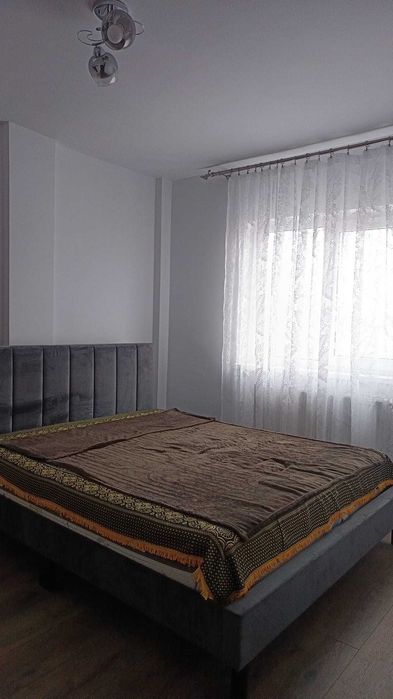 Proprietar inchiriez apartament 2 camere zona centrala Petrodava