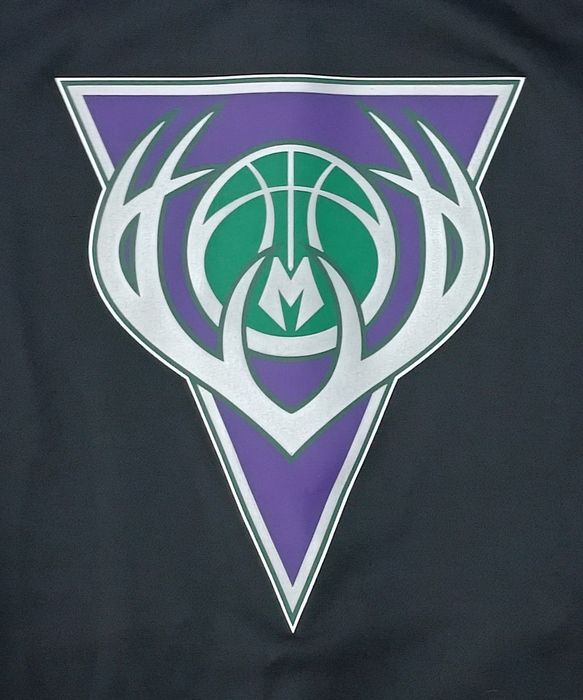 Nike DRI-FIT NBA Milwaukee Bucks Therma Sweatshirt горнище L Найк