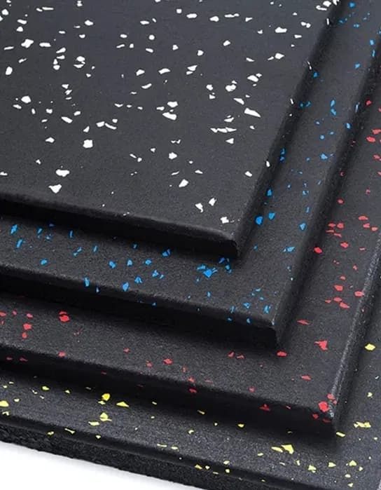 Гумена настилка/Каучукова Фитнес Плоча-черна с Жълти пръски 100x100x2