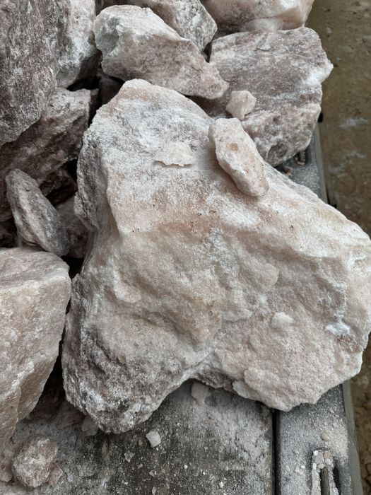 Соль кормовая лизунец природные