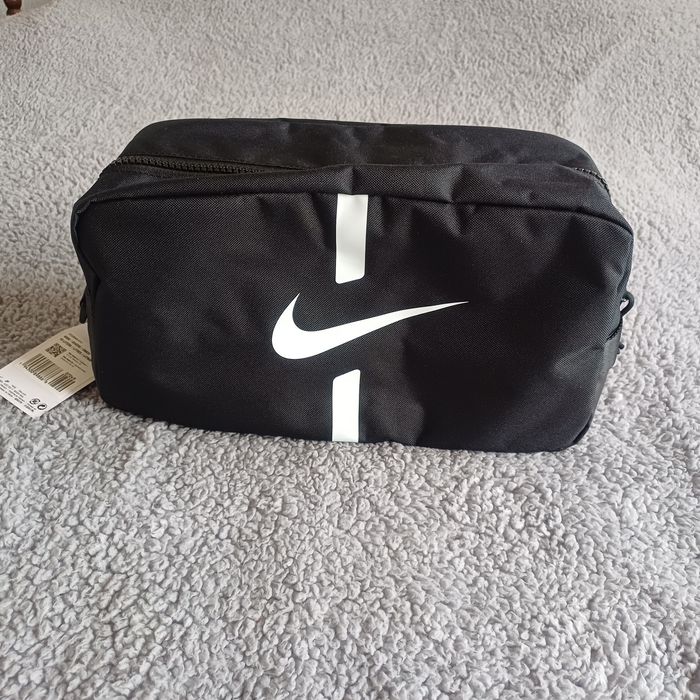 Продавам сак за обувки Nike