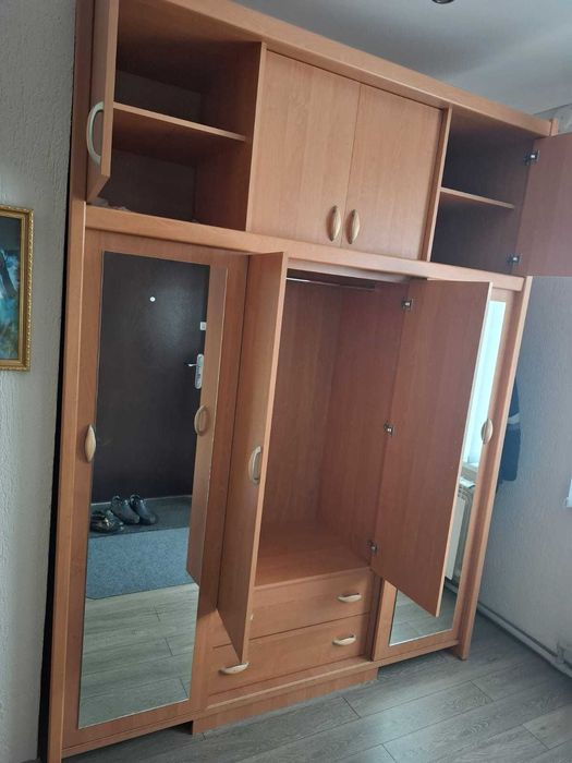 Шкаф для одежды и аксессуаров