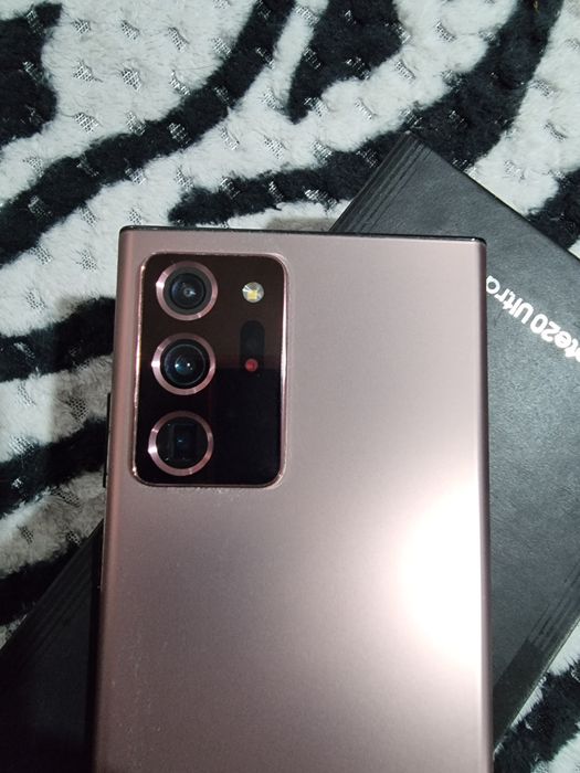 Prodavase Samsung note.20ultra