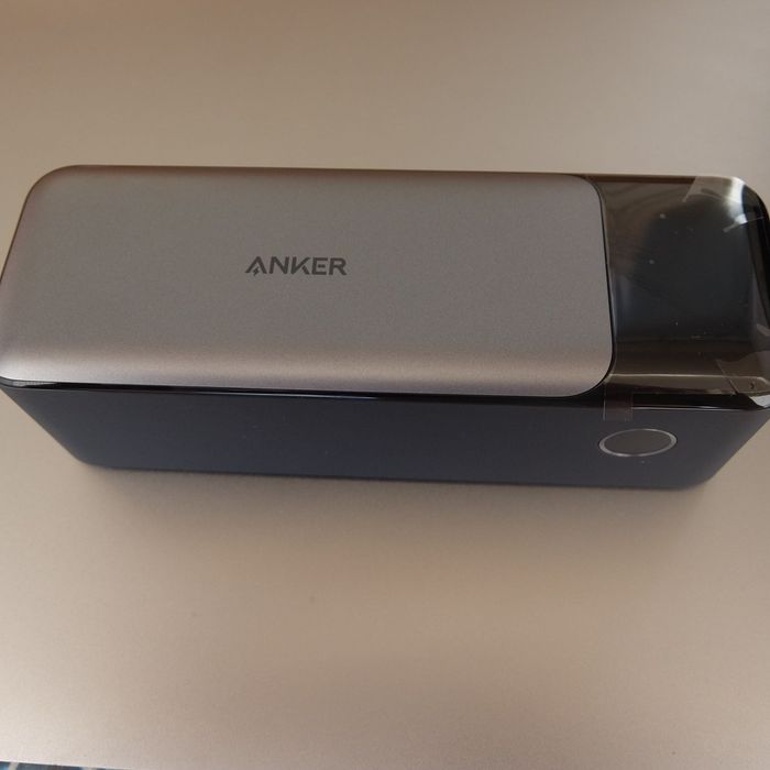 Външна батерия power bank зареждане iPhone laptop MacBook   Anker 737