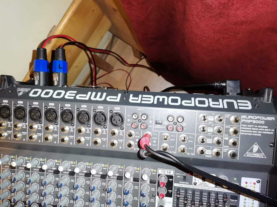 Апаратура  Behringer PMP 3000 2X700 W 12 Канален и колони 2X750 W