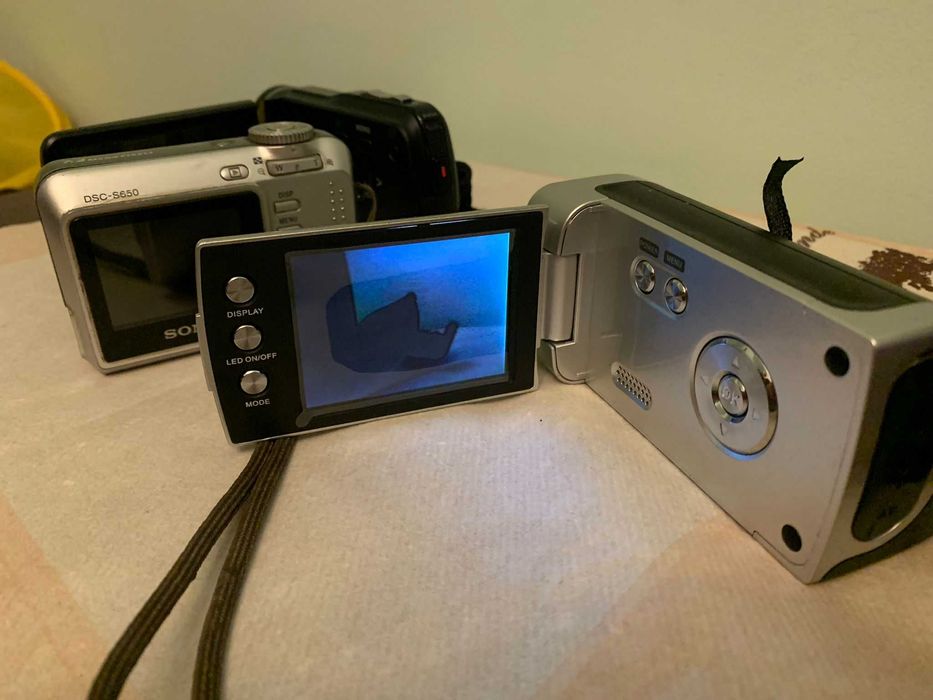 Camera video Easypix si Maginon