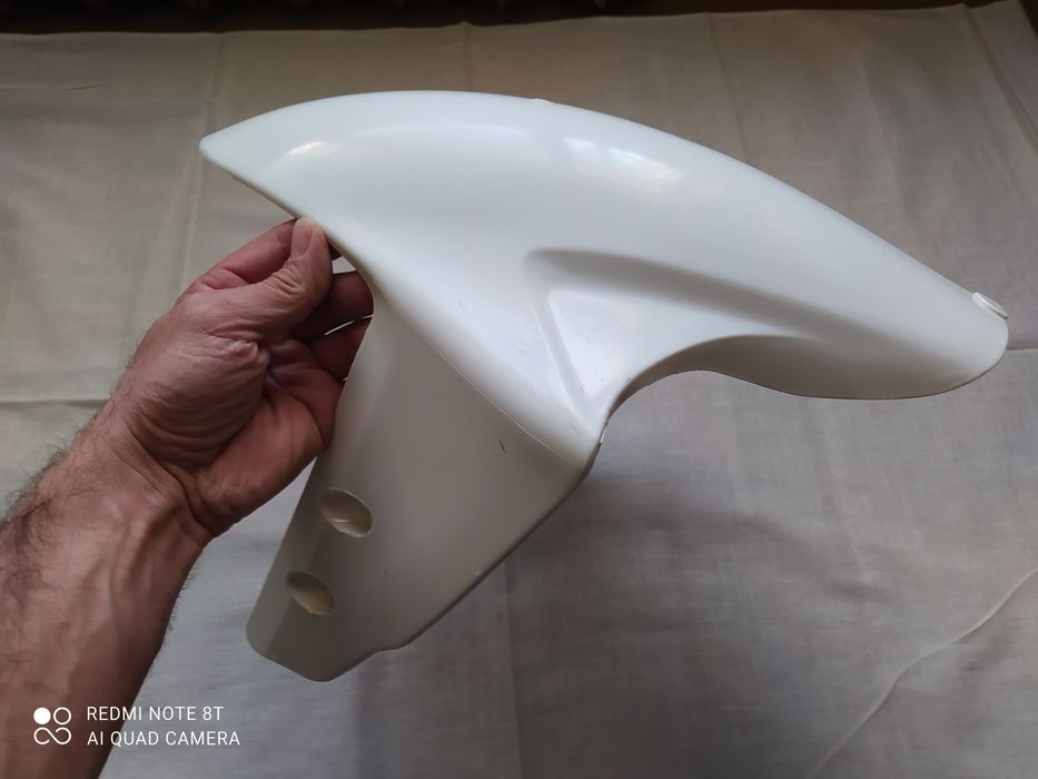 Продам передние крыло