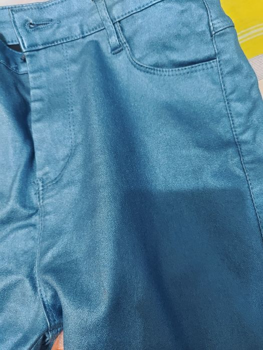 Pantaloni eleganti luciosi