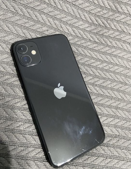 iPhone 11 128гб идеал кроме дисплея
