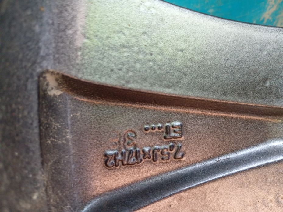 Jante de vânzare  cu cauciucuri de iarna in stare buna 235/65/rR17