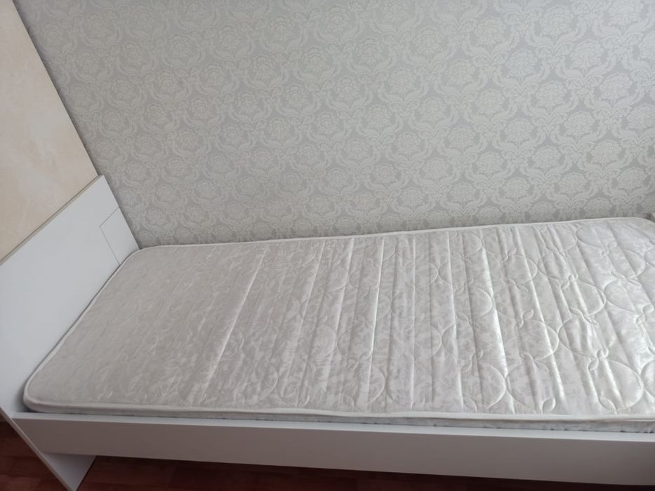 Продам спальную кровать