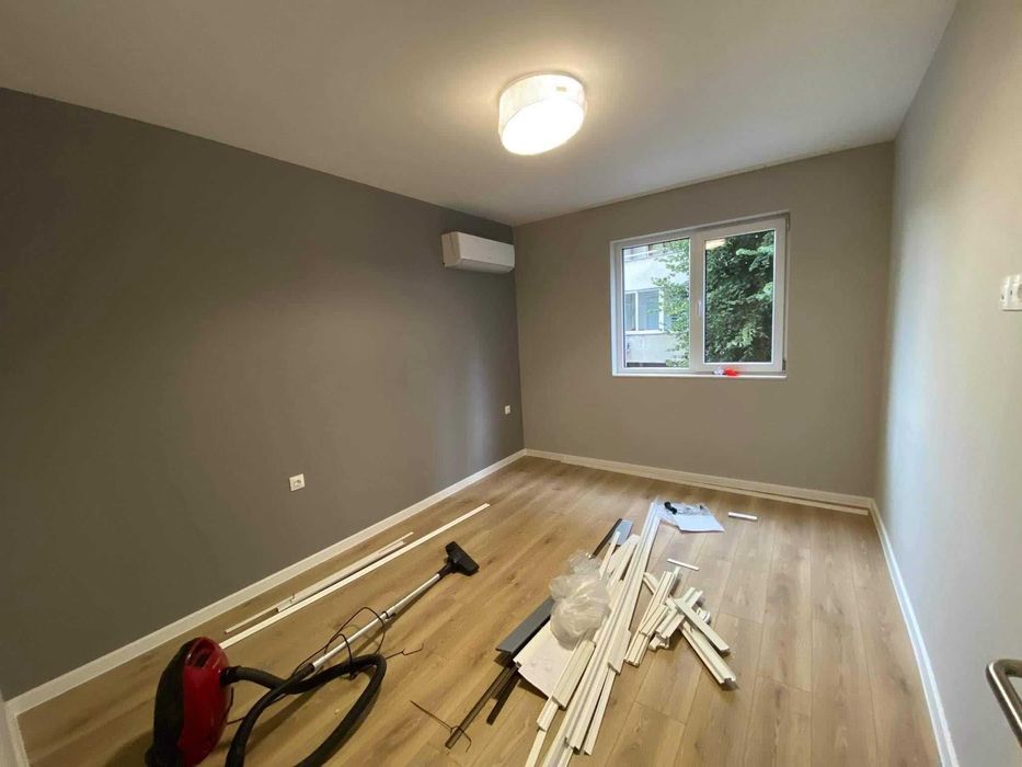 Тристаен апартамент в Христо Смирненски