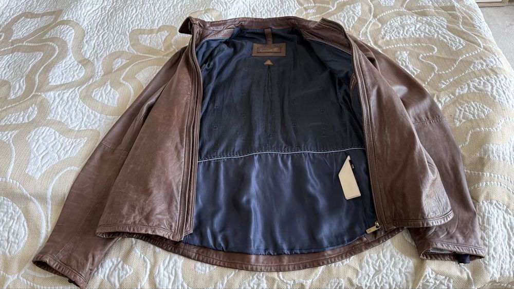 Продам кожаную куртку Massimo Dutti размер XXL