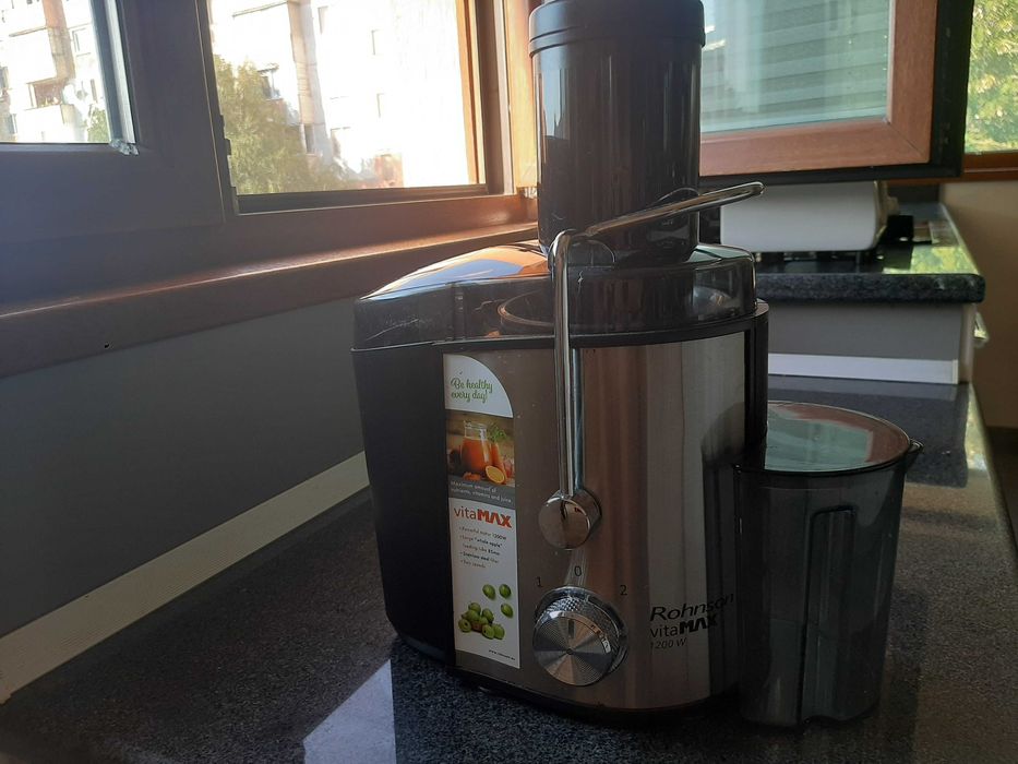 Продавам чисто нова сокоистисквачка Rohnson 1200W. ГАРАНЦИЯ