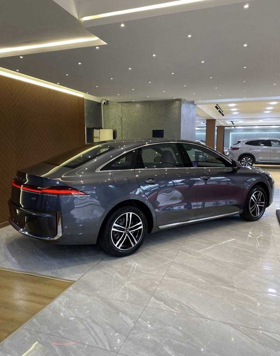 Roewe M7 narxiga arziydigan moshina 15 yil garantiya bn