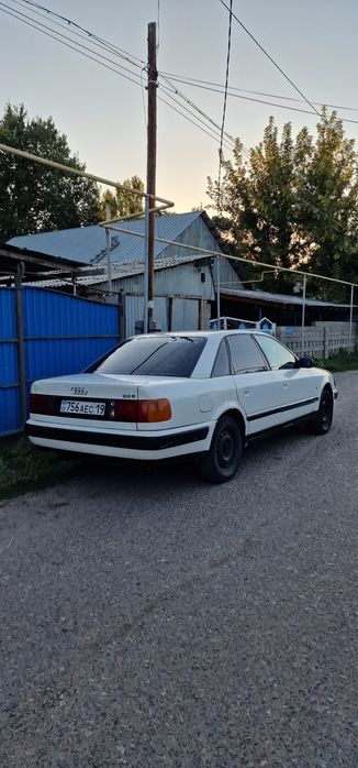 Авто Audi 100, 1991 года