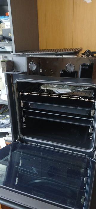 Продам духовой шкаф