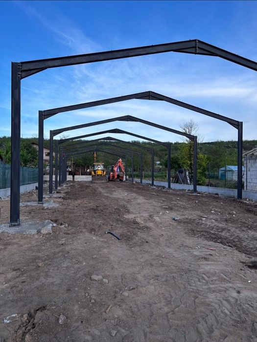 Vând structura metalica