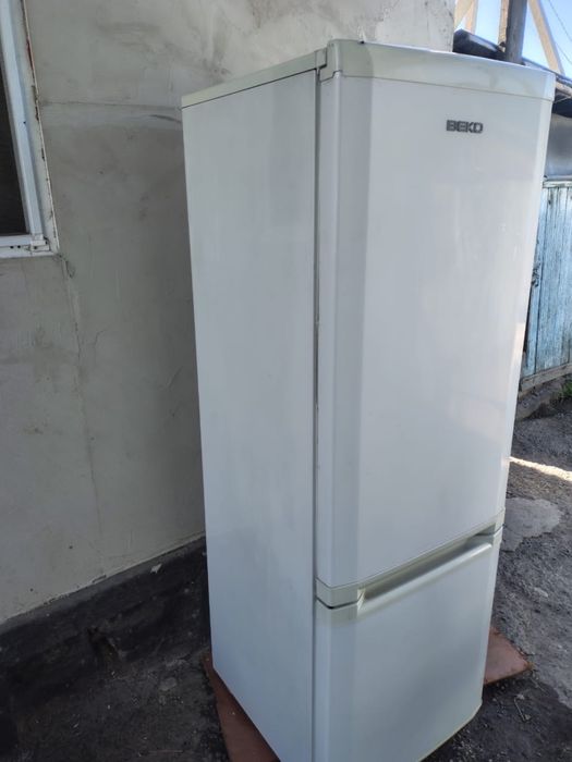 Рабочий холодильник BEKO