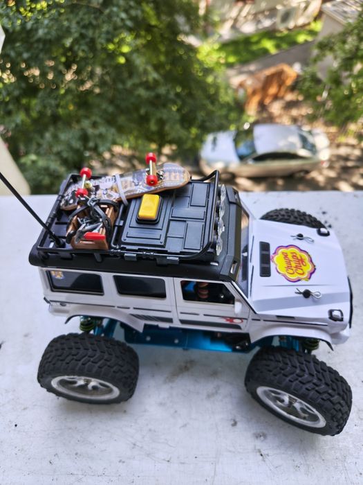 Rc 4x4 masinuta cu radio telecomanda