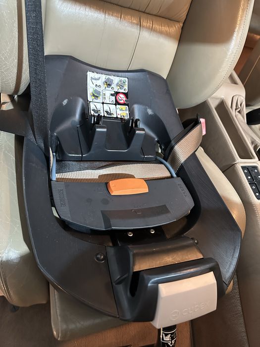 Детско столче Cybex Aton 5 с база