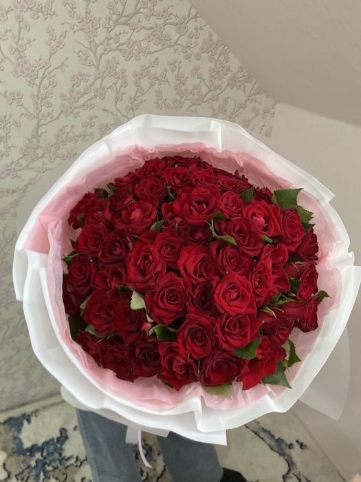 Букет роз свежие 51 штук роза