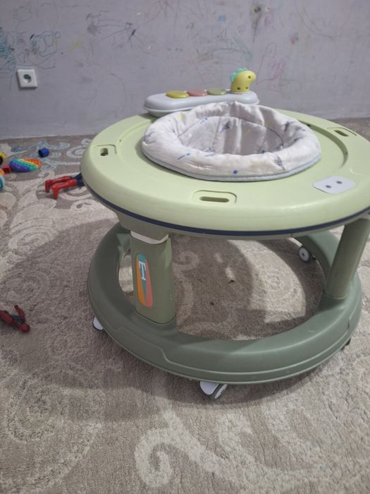 Ходунок и игровой коврик