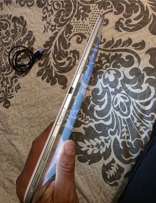 Tableta Samsung Tab 3 10"  wifi si sim perfecta