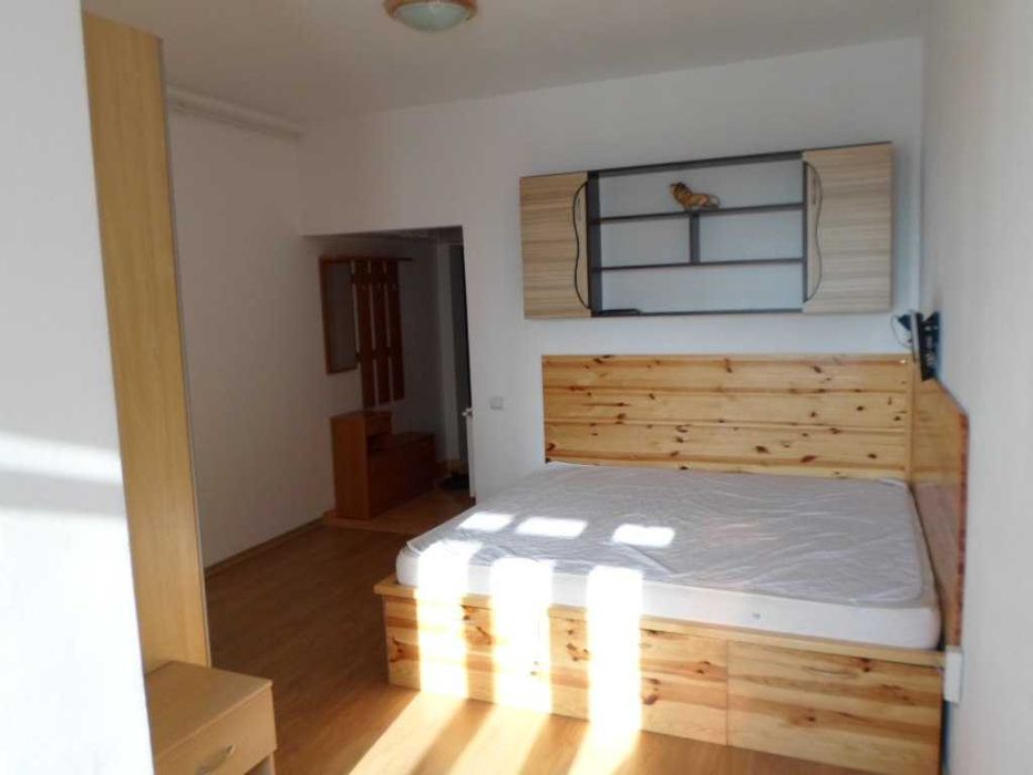 Garsonieră , an 2013 , 27 mp cu balcon de 4 m închis  , mobilată  în zona Dedeman, Giurgiului , et.  3/4 Str Nicolae Drăgan Nr 5 .