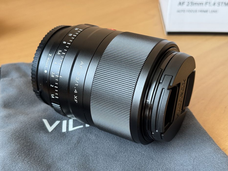 Viltrox AF 23mm F1.4 STM XF за Fujifilm X-Mount – като нов + сенник и кутия
