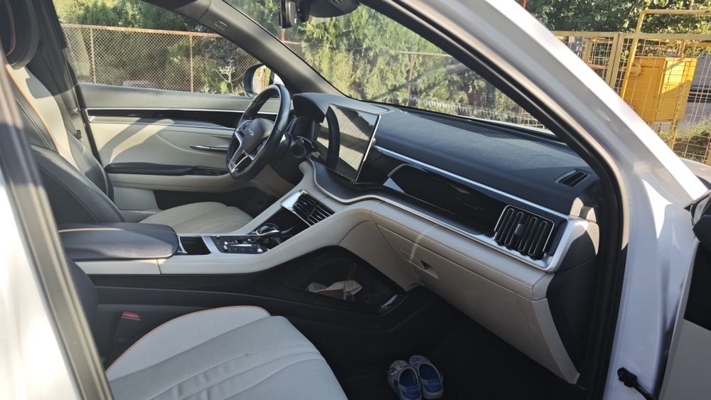 Byd song plus, poziciya 2, rangi oq, toza,