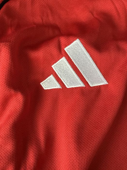 Tricou Manchester United – sezon 2025/2026 marimea M