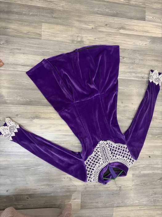 Платье фиолетовое с блестяшками