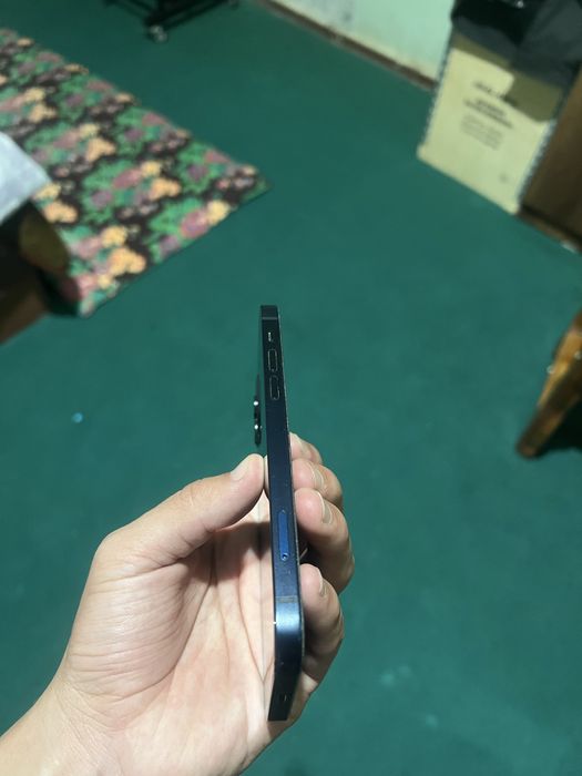 Iphone 12  81% YOMKOST