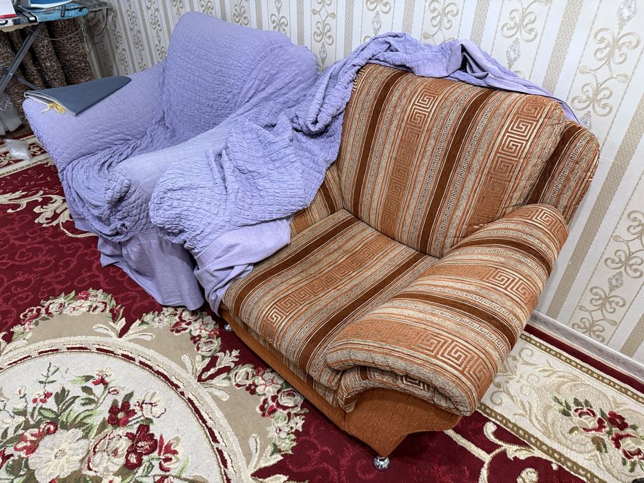 Диван и два кресла