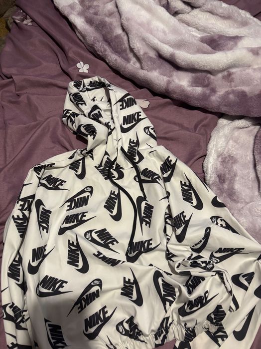 Къса блуза на Nike