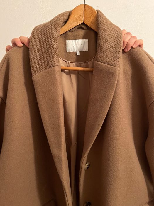 Вълнено палто на Vila