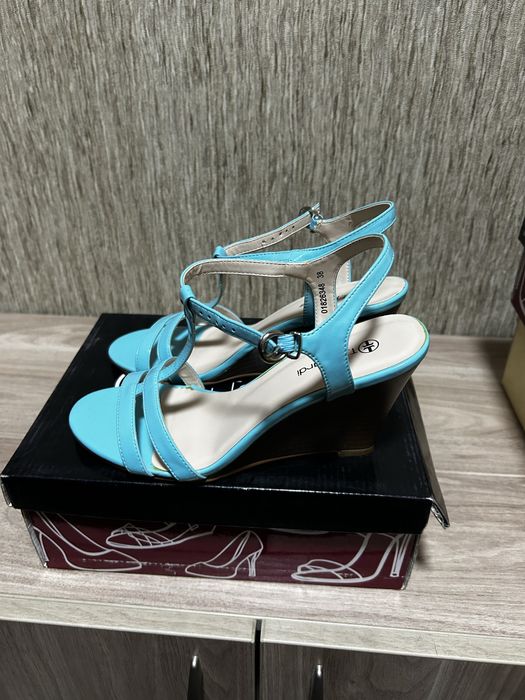 Женская обувь новая